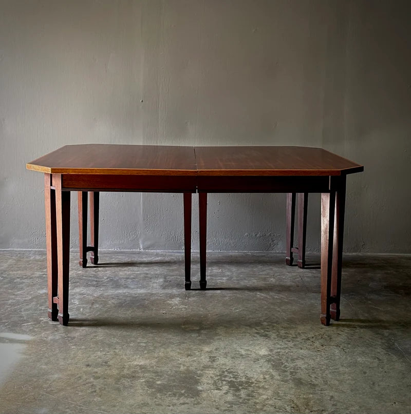 02 SHERATON DINING TABLE