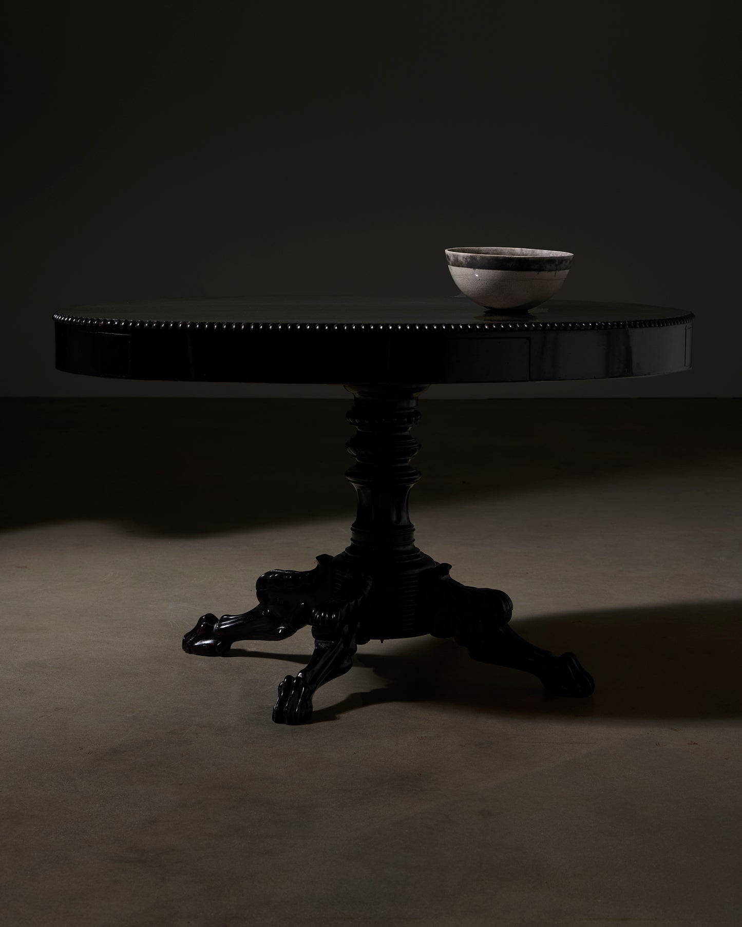 Oval Pedestal Table with Clawfoot Base