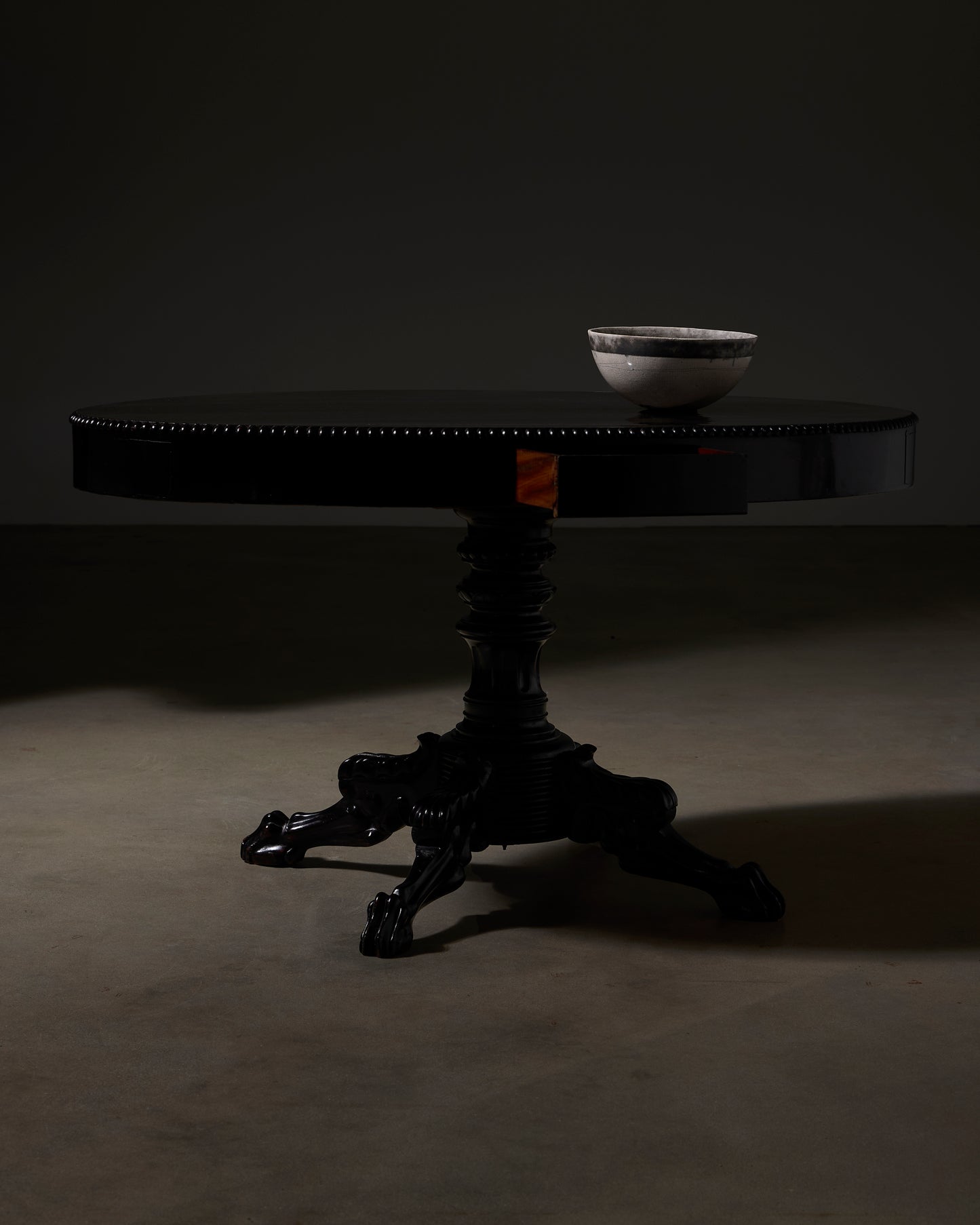 Oval Pedestal Table with Clawfoot Base