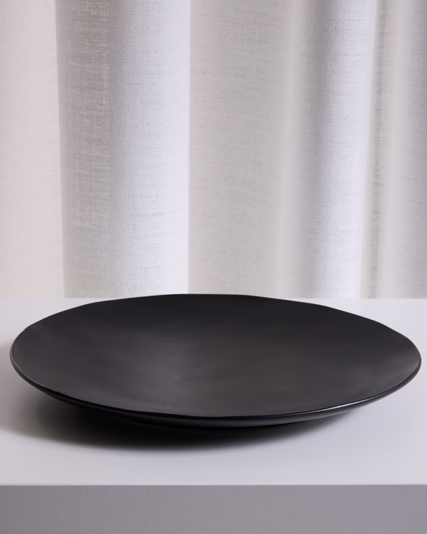 Riviera Sable Noir Dishware