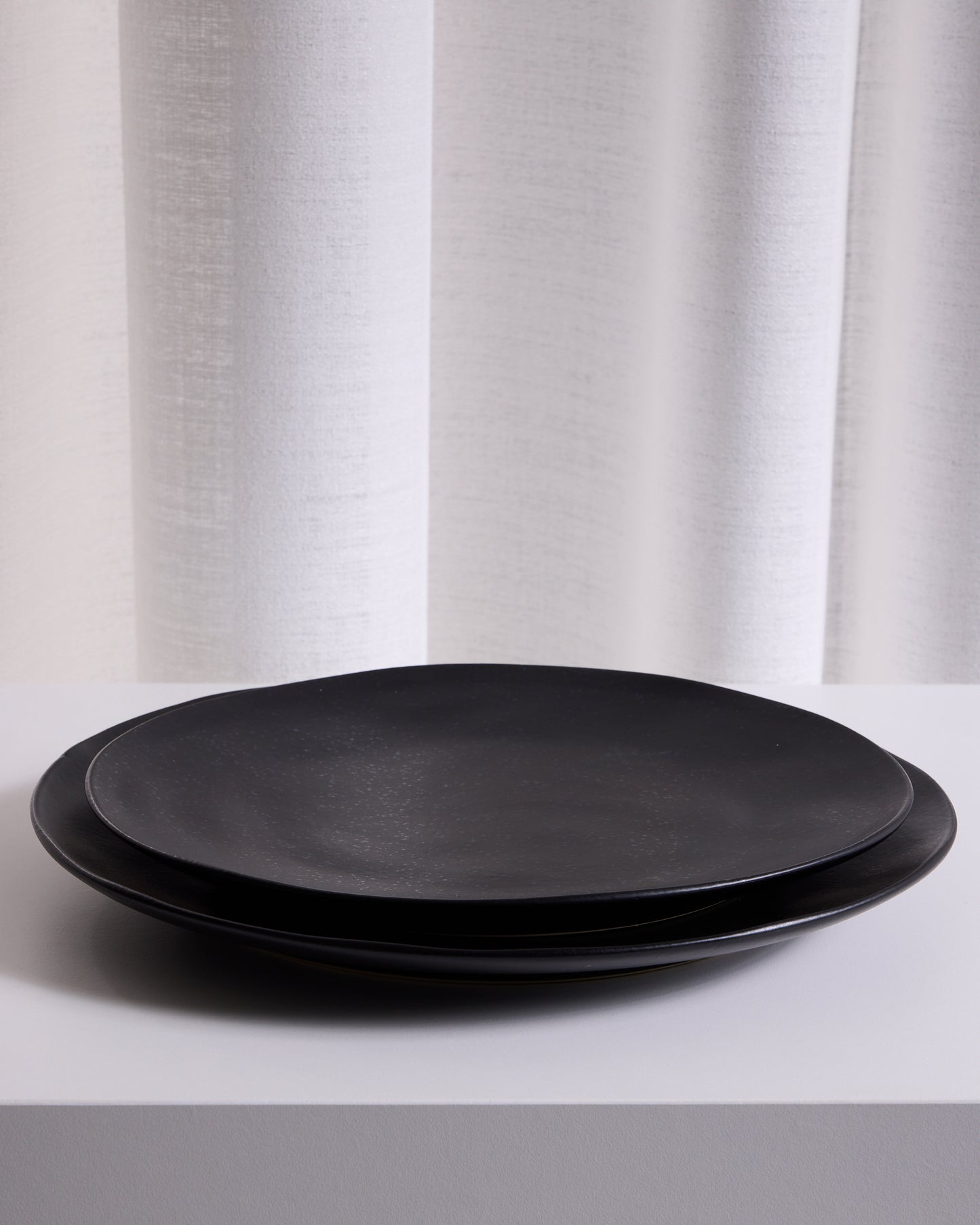 Riviera Sable Noir Dishware