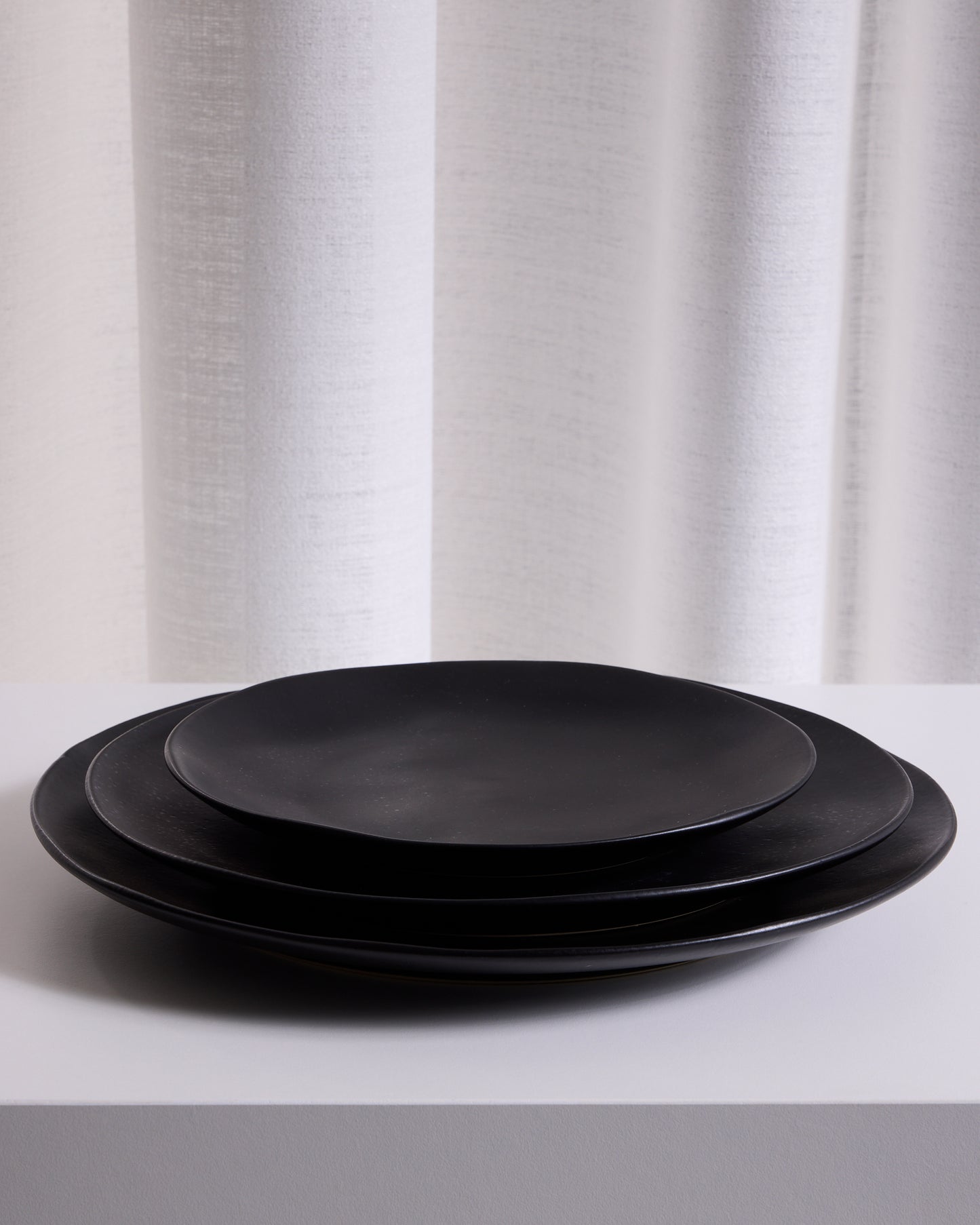 Riviera Sable Noir Dishware