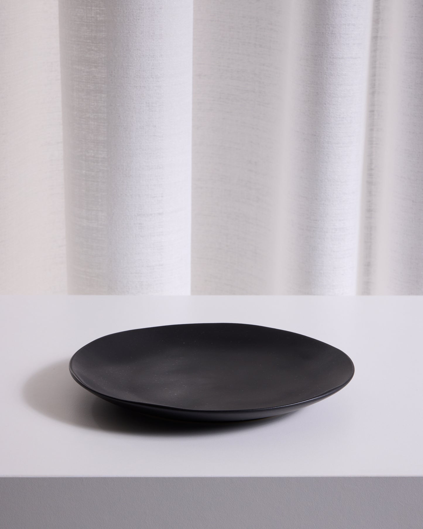 Riviera Sable Noir Dishware