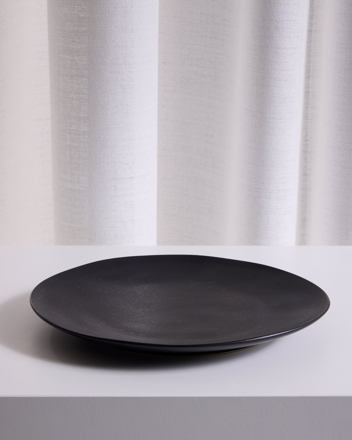 Riviera Sable Noir Dishware