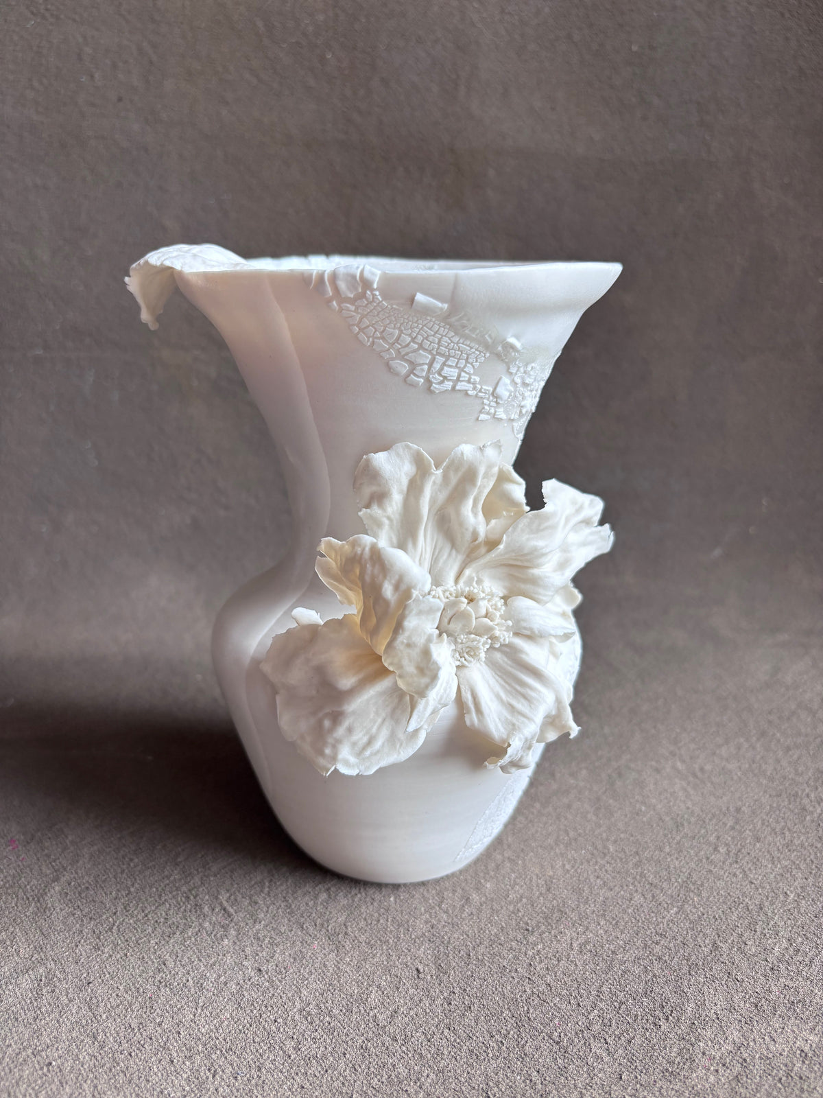 Renkaku Peony Vase by Annie Starling Sparks