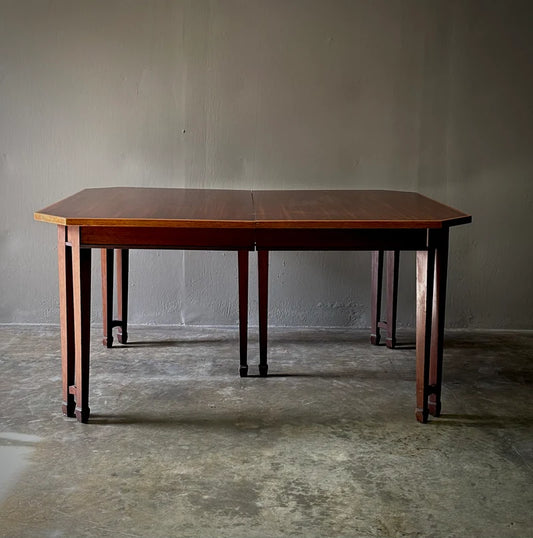 02 SHERATON DINING TABLE