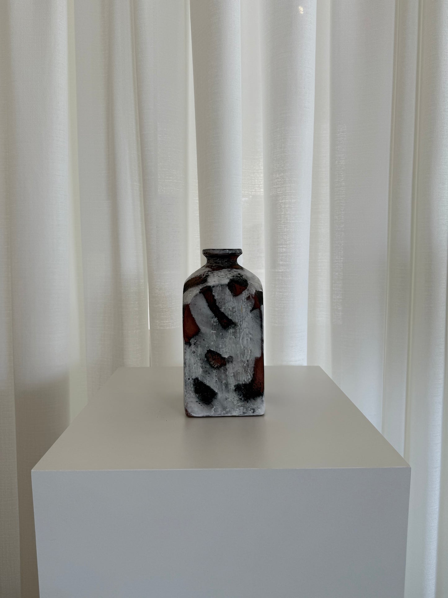1985 Mendozi Vase