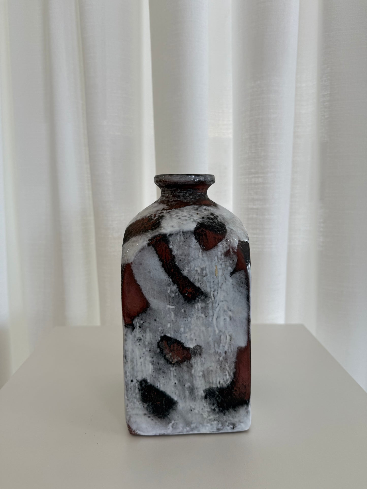 1985 Mendozi Vase
