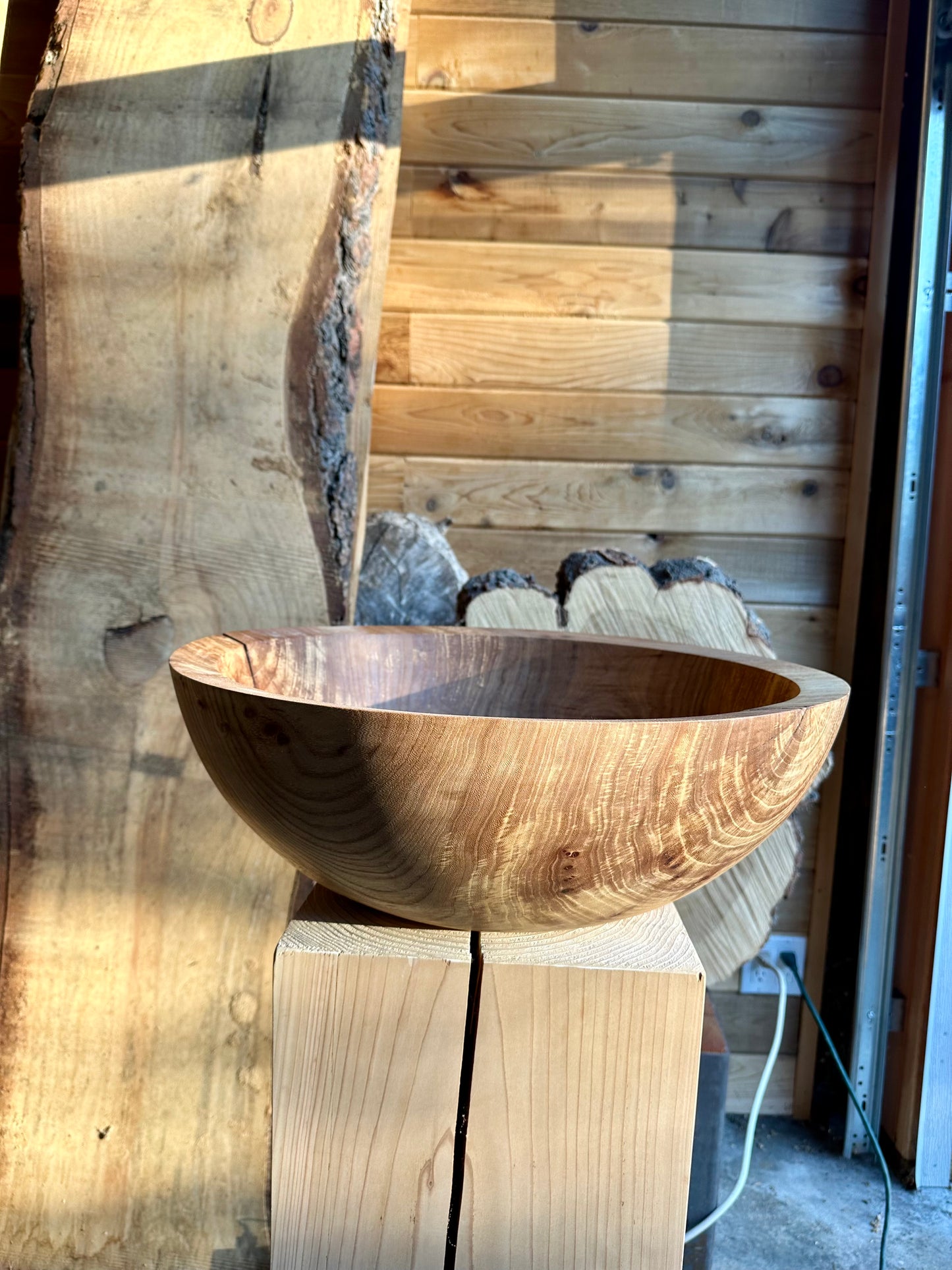 #1 American Elm 20" Diameter Bowl precise rim