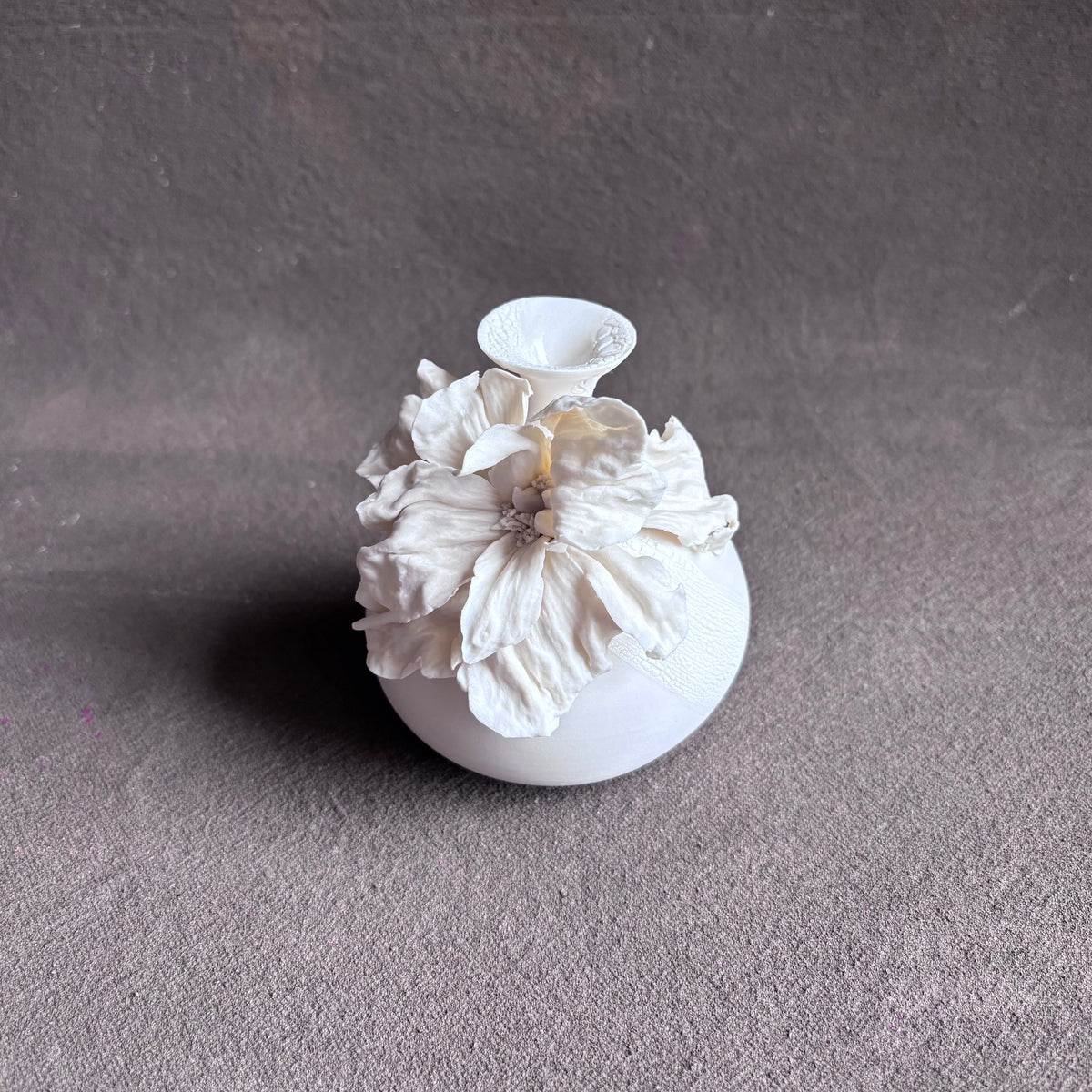 Hana-daijin Peony Vase by Annie Starling Sparks