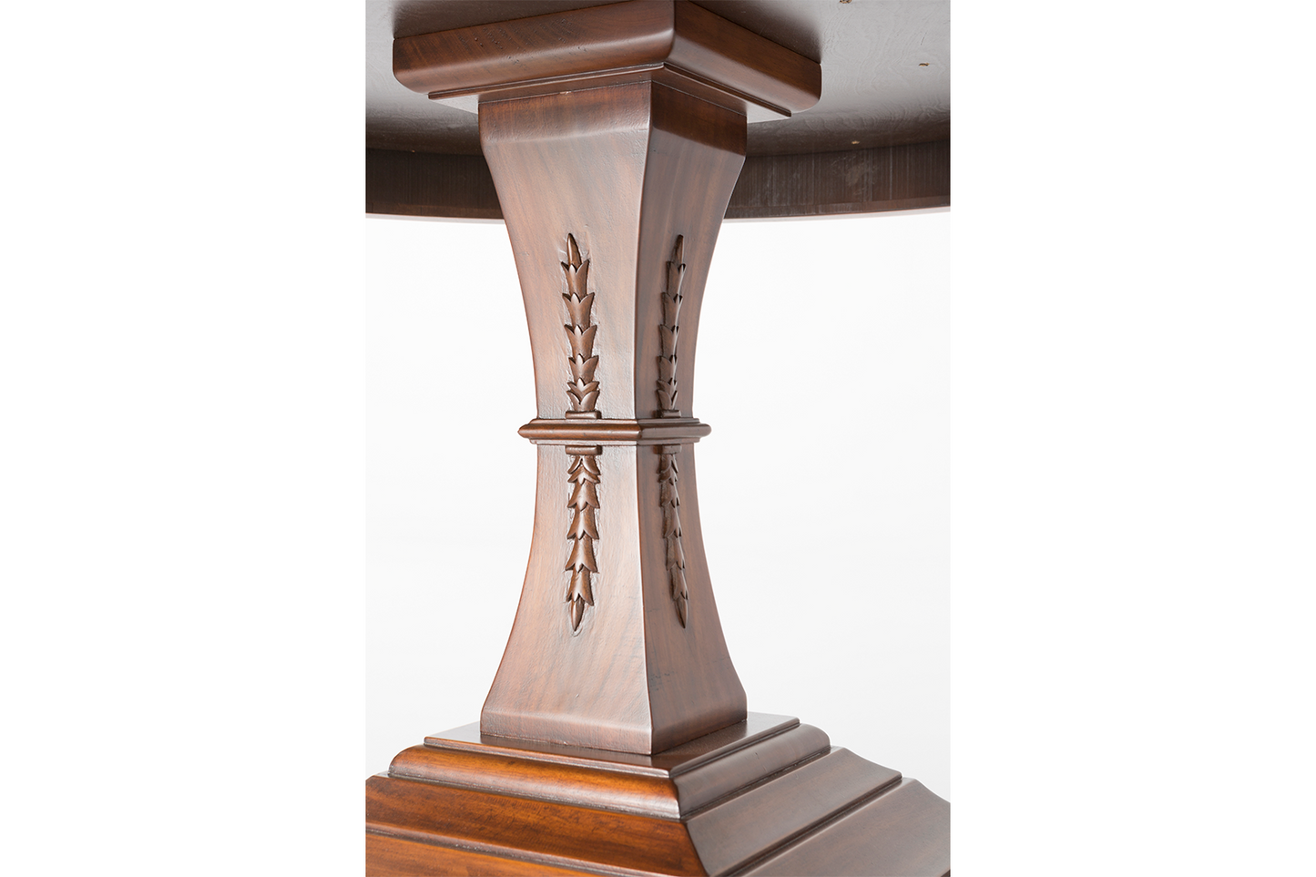 Lunada Pedestal Table