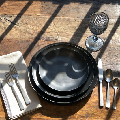 Riviera Sable Noir Dishware